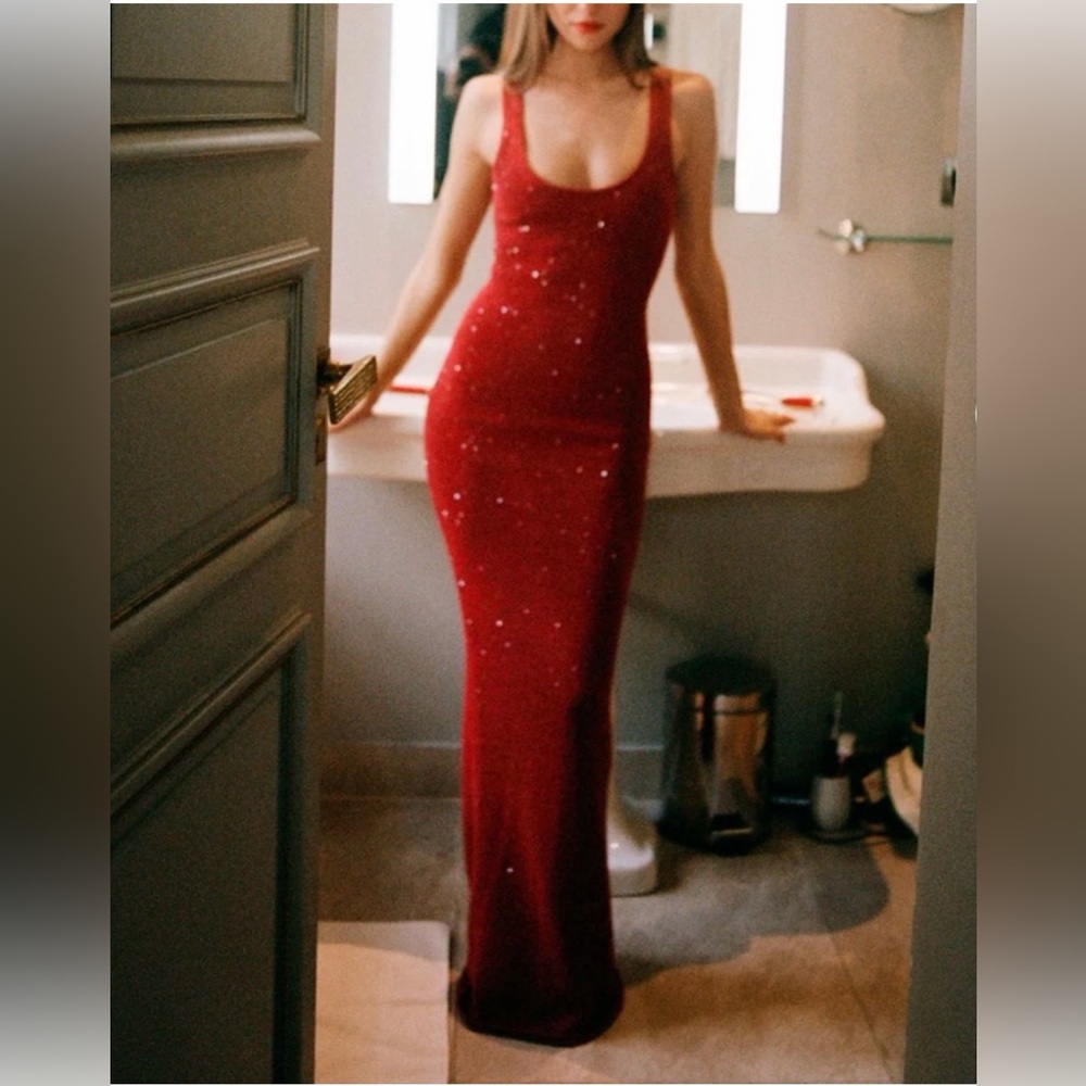 ASTA RESORT $330 Ana Floor Length Dress in Wine Sequin. Elegant Evening Gown